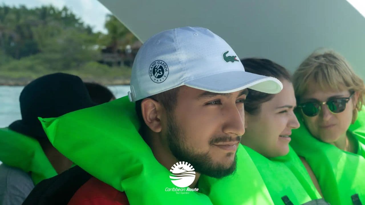 Punta Cana: Catalina Island Catamaran Cruise with Snorkeling